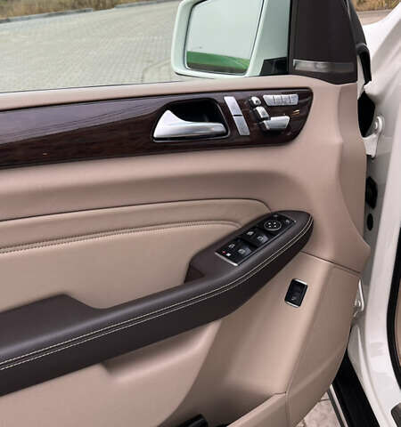 Білий Мерседес М-Клас, об'ємом двигуна 2.99 л та пробігом 194 тис. км за 22500 $, фото 31 на Automoto.ua