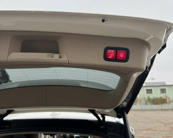 Белый Мерседес М-Класс, объемом двигателя 2.99 л и пробегом 222 тыс. км за 22700 $, фото 12 на Automoto.ua