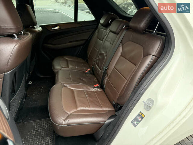 Белый Мерседес М-Класс, объемом двигателя 2.14 л и пробегом 146 тыс. км за 11200 $, фото 11 на Automoto.ua