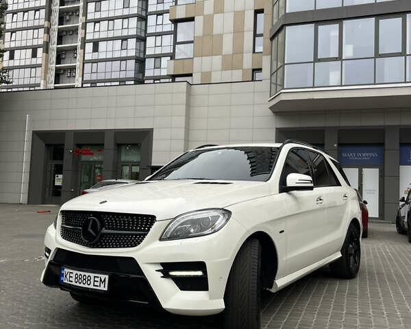 Білий Мерседес М-Клас, об'ємом двигуна 2.99 л та пробігом 195 тис. км за 22500 $, фото 20 на Automoto.ua