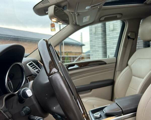 Білий Мерседес М-Клас, об'ємом двигуна 2.99 л та пробігом 220 тис. км за 19500 $, фото 28 на Automoto.ua