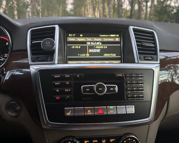 Белый Мерседес М-Класс, объемом двигателя 2.99 л и пробегом 222 тыс. км за 22700 $, фото 9 на Automoto.ua