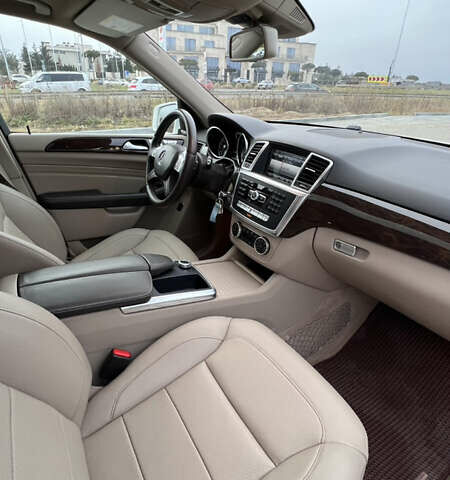 Білий Мерседес М-Клас, об'ємом двигуна 2.99 л та пробігом 194 тис. км за 22500 $, фото 27 на Automoto.ua