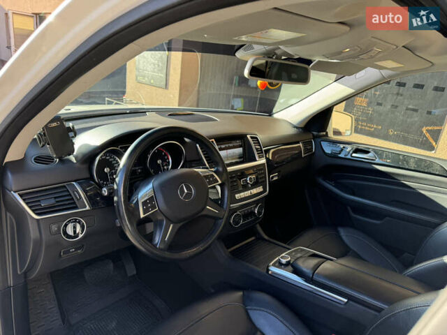 Білий Мерседес М-Клас, об'ємом двигуна 2.99 л та пробігом 261 тис. км за 20900 $, фото 21 на Automoto.ua