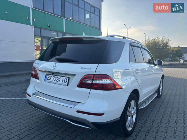 Мерседес М-Класс 2012 в Нововолынск на Automoto.ua Белый Мерседес М-Класс, объемом двигателя 3.5 л и пробегом 195 тыс. км за 20000 $, фото 12 на Automoto.ua