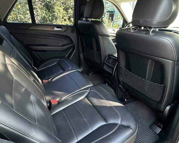 Білий Мерседес М-Клас, об'ємом двигуна 2.99 л та пробігом 201 тис. км за 27000 $, фото 10 на Automoto.ua