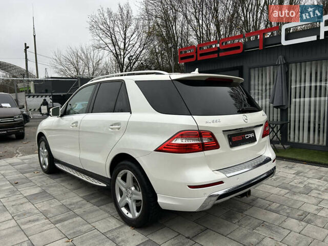 Білий Мерседес М-Клас, об'ємом двигуна 4.66 л та пробігом 160 тис. км за 17900 $, фото 13 на Automoto.ua