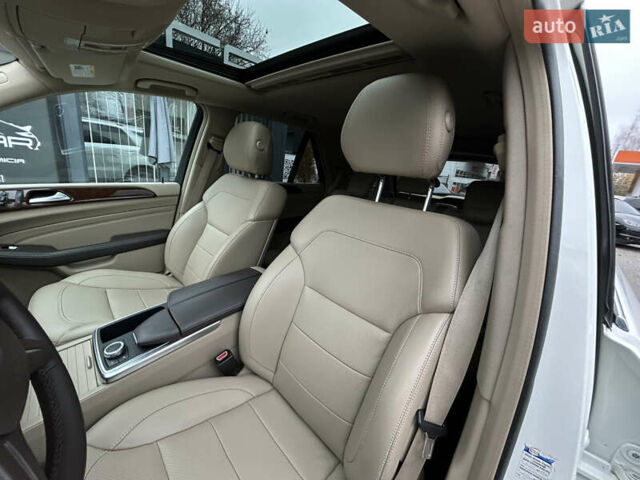 Білий Мерседес М-Клас, об'ємом двигуна 4.66 л та пробігом 160 тис. км за 17900 $, фото 15 на Automoto.ua