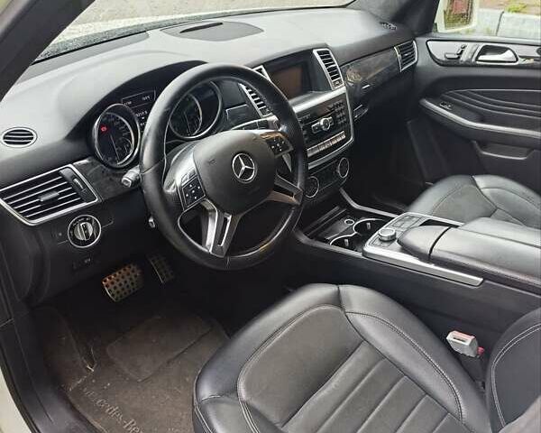 Мерседес М-Класс 2012 в Коростышеве на Automoto.ua Белый Мерседес М-Класс, объемом двигателя 3 л и пробегом 292 тыс. км за 18700 $, фото 6 на Automoto.ua