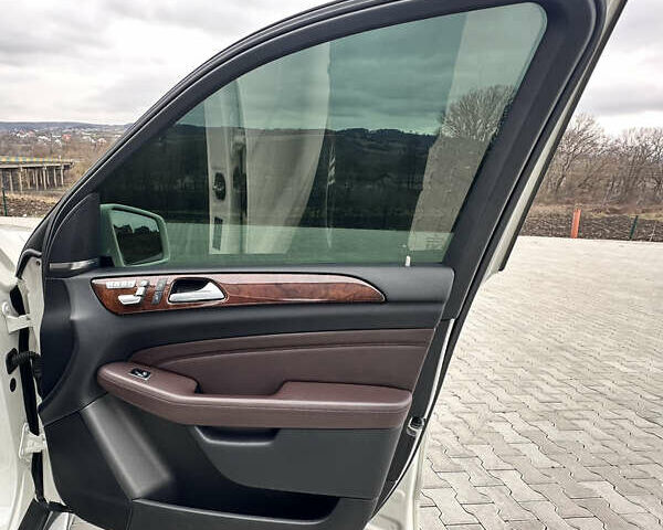 Белый Мерседес М-Класс, объемом двигателя 2.99 л и пробегом 158 тыс. км за 28000 $, фото 20 на Automoto.ua