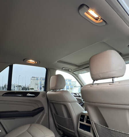 Білий Мерседес М-Клас, об'ємом двигуна 2.99 л та пробігом 194 тис. км за 22500 $, фото 19 на Automoto.ua