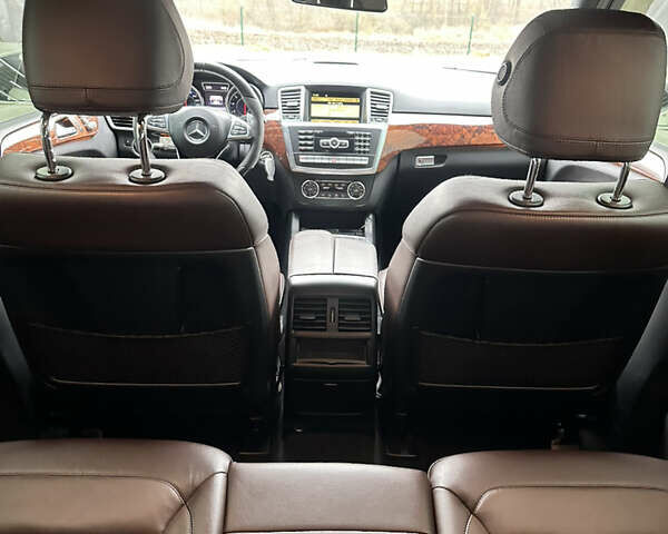 Белый Мерседес М-Класс, объемом двигателя 2.99 л и пробегом 158 тыс. км за 28000 $, фото 40 на Automoto.ua