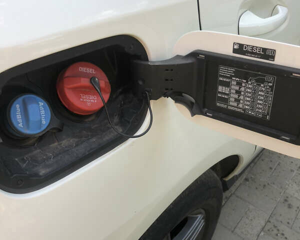 Білий Мерседес М-Клас, об'ємом двигуна 2.2 л та пробігом 235 тис. км за 19900 $, фото 23 на Automoto.ua