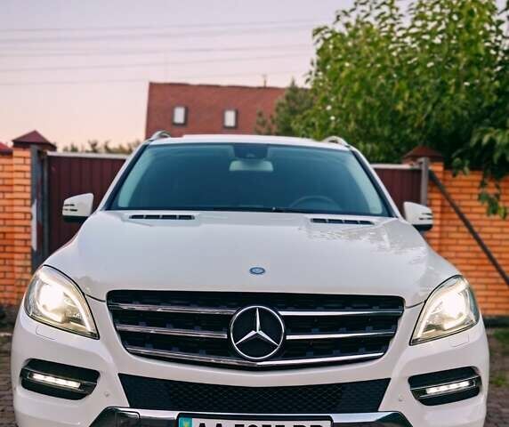 Мерседес М-Класс 2012 в Киеве на Automoto.ua Белый Мерседес М-Класс, объемом двигателя 2.14 л и пробегом 140 тыс. км за 24900 $, фото 3 на Automoto.ua