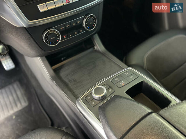 Белый Мерседес М-Класс, объемом двигателя 2.99 л и пробегом 156 тыс. км за 22900 $, фото 19 на Automoto.ua