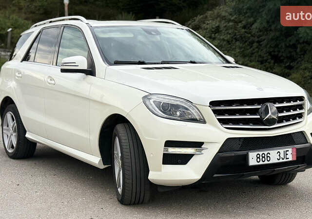 Белый Мерседес М-Класс, объемом двигателя 2.99 л и пробегом 281 тыс. км за 18550 $, фото 2 на Automoto.ua