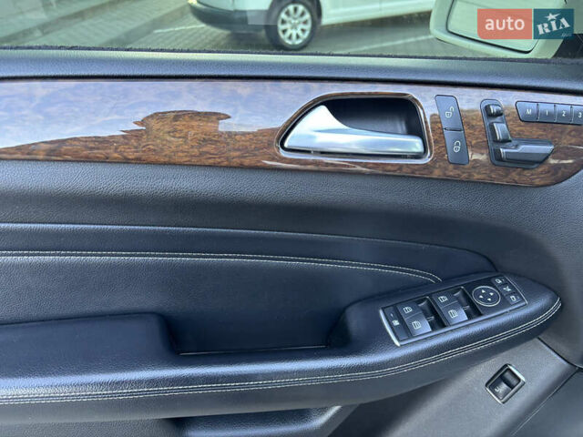 Мерседес М-Класс 2012 в Нововолынск на Automoto.ua Белый Мерседес М-Класс, объемом двигателя 3.5 л и пробегом 195 тыс. км за 20000 $, фото 35 на Automoto.ua