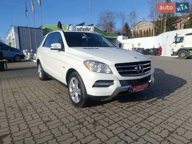 Белый Мерседес М-Класс, объемом двигателя 2.99 л и пробегом 198 тыс. км за 21800 $, фото 4 на Automoto.ua