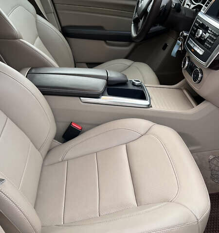 Білий Мерседес М-Клас, об'ємом двигуна 2.99 л та пробігом 194 тис. км за 22500 $, фото 23 на Automoto.ua