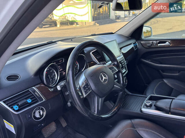 Мерседес М-Класс 2012 в Нововолынск на Automoto.ua Белый Мерседес М-Класс, объемом двигателя 3.5 л и пробегом 195 тыс. км за 20000 $, фото 34 на Automoto.ua