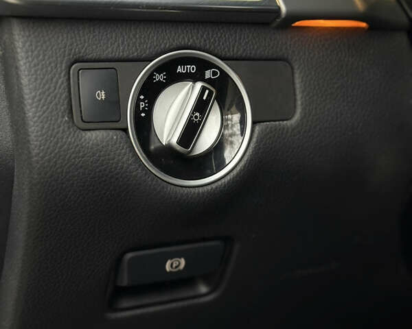 Белый Мерседес М-Класс, объемом двигателя 2.99 л и пробегом 217 тыс. км за 18900 $, фото 21 на Automoto.ua