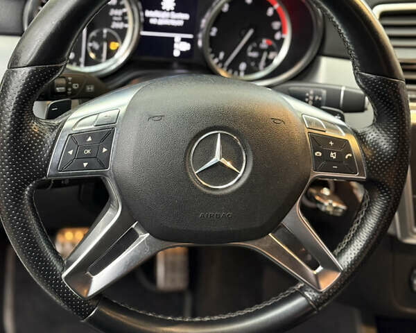 Белый Мерседес М-Класс, объемом двигателя 2.99 л и пробегом 217 тыс. км за 18900 $, фото 15 на Automoto.ua