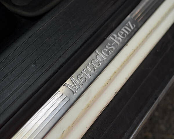 Белый Мерседес М-Класс, объемом двигателя 2.99 л и пробегом 217 тыс. км за 18900 $, фото 18 на Automoto.ua