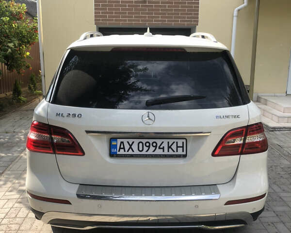 Білий Мерседес М-Клас, об'ємом двигуна 2.2 л та пробігом 235 тис. км за 19900 $, фото 6 на Automoto.ua