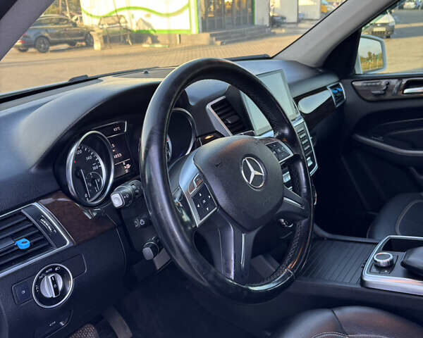 Мерседес М-Класс 2012 в Нововолынск на Automoto.ua Белый Мерседес М-Класс, объемом двигателя 3.5 л и пробегом 195 тыс. км за 20000 $, фото 32 на Automoto.ua