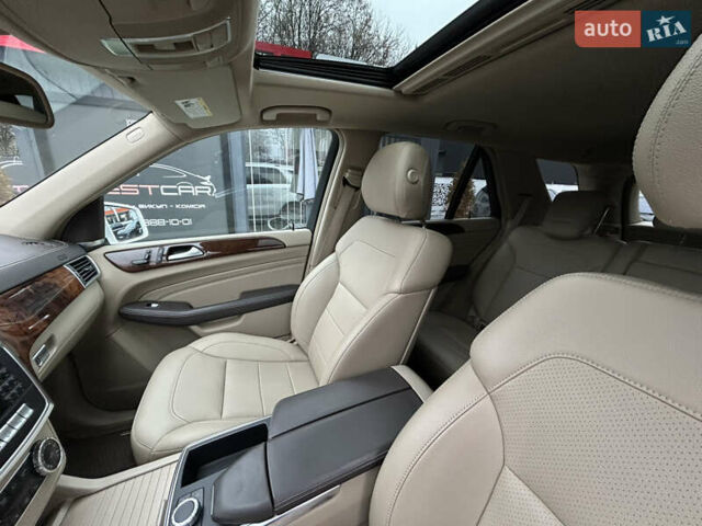 Білий Мерседес М-Клас, об'ємом двигуна 4.66 л та пробігом 160 тис. км за 17900 $, фото 16 на Automoto.ua