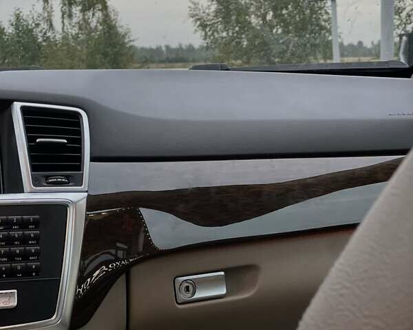 Білий Мерседес М-Клас, об'ємом двигуна 2.99 л та пробігом 220 тис. км за 19500 $, фото 17 на Automoto.ua