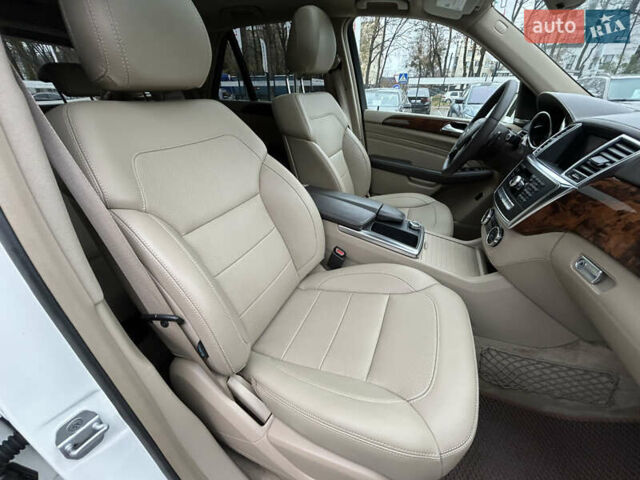 Білий Мерседес М-Клас, об'ємом двигуна 4.66 л та пробігом 160 тис. км за 17900 $, фото 24 на Automoto.ua