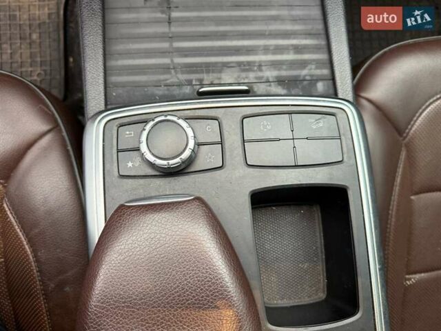 Белый Мерседес М-Класс, объемом двигателя 2.14 л и пробегом 146 тыс. км за 11200 $, фото 18 на Automoto.ua