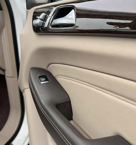 Білий Мерседес М-Клас, об'ємом двигуна 2.99 л та пробігом 194 тис. км за 22500 $, фото 24 на Automoto.ua