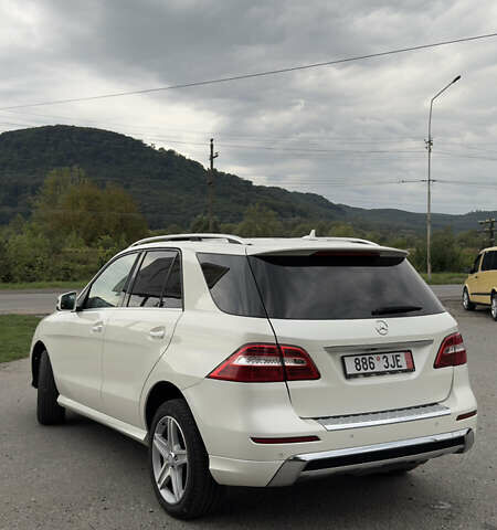 Белый Мерседес М-Класс, объемом двигателя 2.99 л и пробегом 281 тыс. км за 18550 $, фото 20 на Automoto.ua