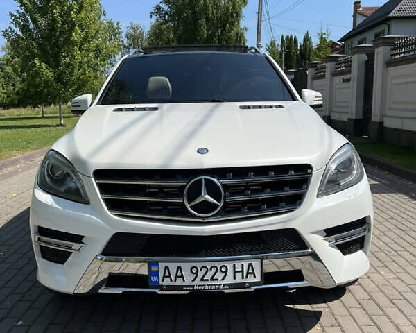 Белый Мерседес М-Класс, объемом двигателя 3 л и пробегом 139 тыс. км за 23999 $, фото 3 на Automoto.ua