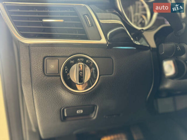 Білий Мерседес М-Клас, об'ємом двигуна 2.99 л та пробігом 202 тис. км за 24500 $, фото 31 на Automoto.ua