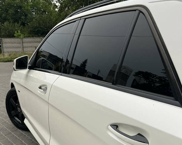 Білий Мерседес М-Клас, об'ємом двигуна 2.99 л та пробігом 195 тис. км за 22500 $, фото 12 на Automoto.ua