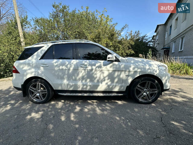 Білий Мерседес М-Клас, об'ємом двигуна 2.99 л та пробігом 201 тис. км за 27000 $, фото 4 на Automoto.ua