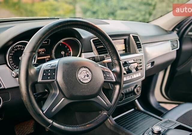 Мерседес М-Класс 2012 в Киеве на Automoto.ua Белый Мерседес М-Класс, объемом двигателя 2.14 л и пробегом 140 тыс. км за 24900 $, фото 16 на Automoto.ua