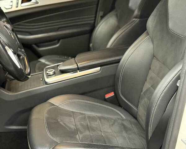 Белый Мерседес М-Класс, объемом двигателя 2.99 л и пробегом 217 тыс. км за 18900 $, фото 9 на Automoto.ua