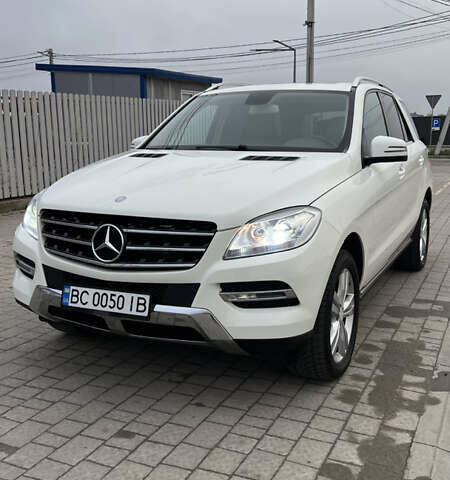 Білий Мерседес М-Клас, об'ємом двигуна 2.99 л та пробігом 194 тис. км за 22500 $, фото 1 на Automoto.ua