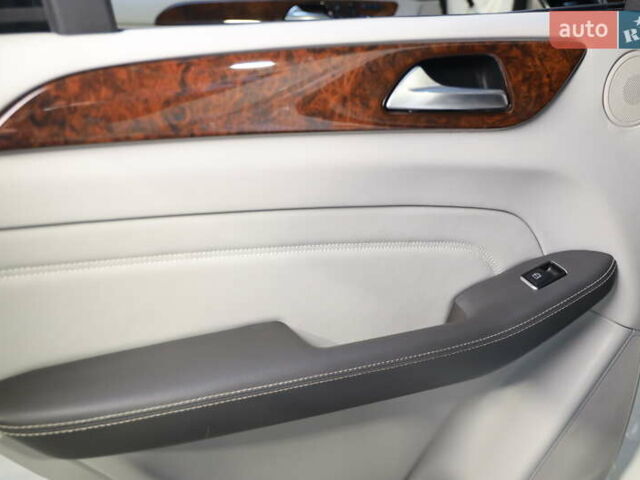 Белый Мерседес М-Класс, объемом двигателя 0 л и пробегом 167 тыс. км за 21000 $, фото 29 на Automoto.ua