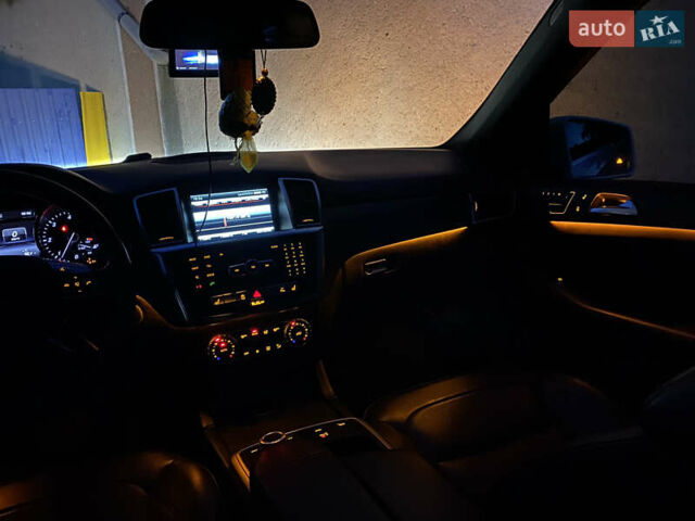 Білий Мерседес М-Клас, об'ємом двигуна 2.99 л та пробігом 242 тис. км за 23700 $, фото 2 на Automoto.ua