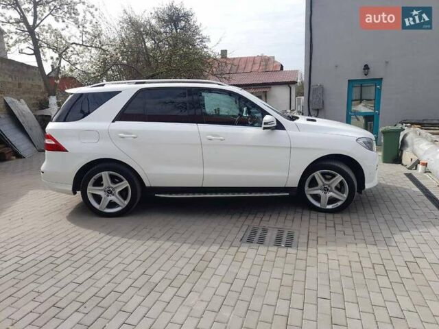 Белый Мерседес М-Класс, объемом двигателя 2.99 л и пробегом 225 тыс. км за 22500 $, фото 6 на Automoto.ua