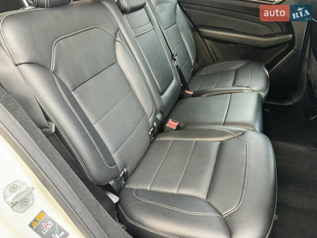 Білий Мерседес М-Клас, об'ємом двигуна 2.99 л та пробігом 199 тис. км за 27900 $, фото 87 на Automoto.ua