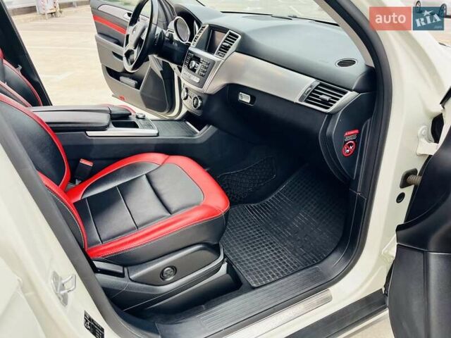 Мерседес М-Класс 2013 в Киеве на Automoto.ua Белый Мерседес М-Класс, объемом двигателя 2.99 л и пробегом 217 тыс. км за 21900 $, фото 18 на Automoto.ua