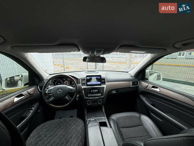 Белый Мерседес М-Класс, объемом двигателя 2.14 л и пробегом 160 тыс. км за 18990 $, фото 16 на Automoto.ua