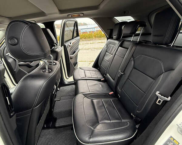 Белый Мерседес М-Класс, объемом двигателя 3 л и пробегом 240 тыс. км за 23499 $, фото 7 на Automoto.ua