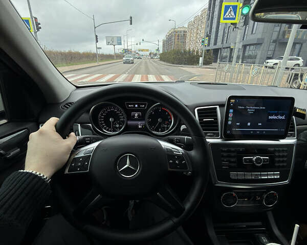 Білий Мерседес М-Клас, об'ємом двигуна 2.14 л та пробігом 255 тис. км за 20300 $, фото 1 на Automoto.ua